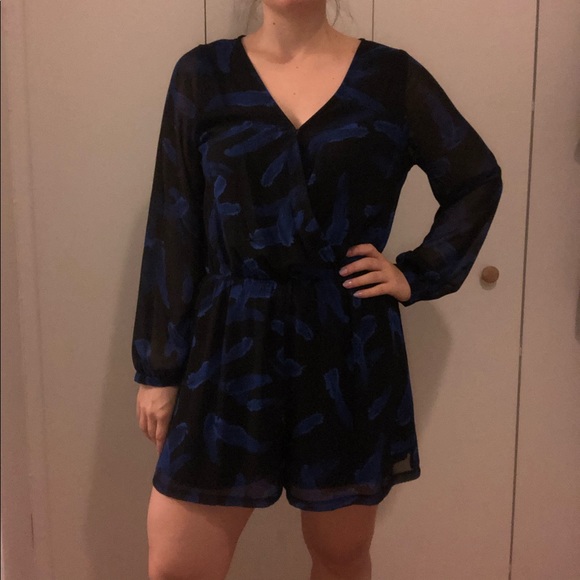 Black romper with blue feather print - Picture 5 of 6
